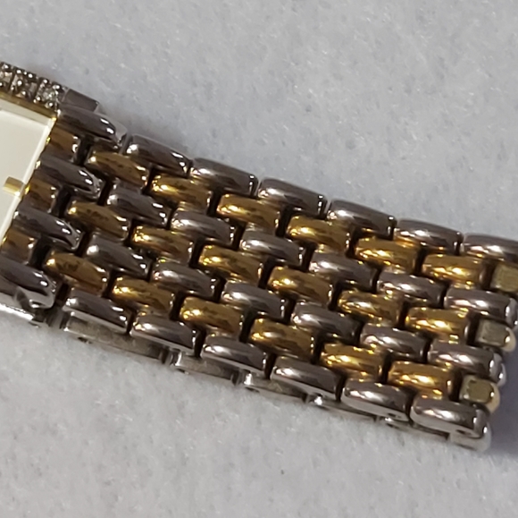 Jaclyn Smith Quartz Ladies Watch - Picture 7 of 8